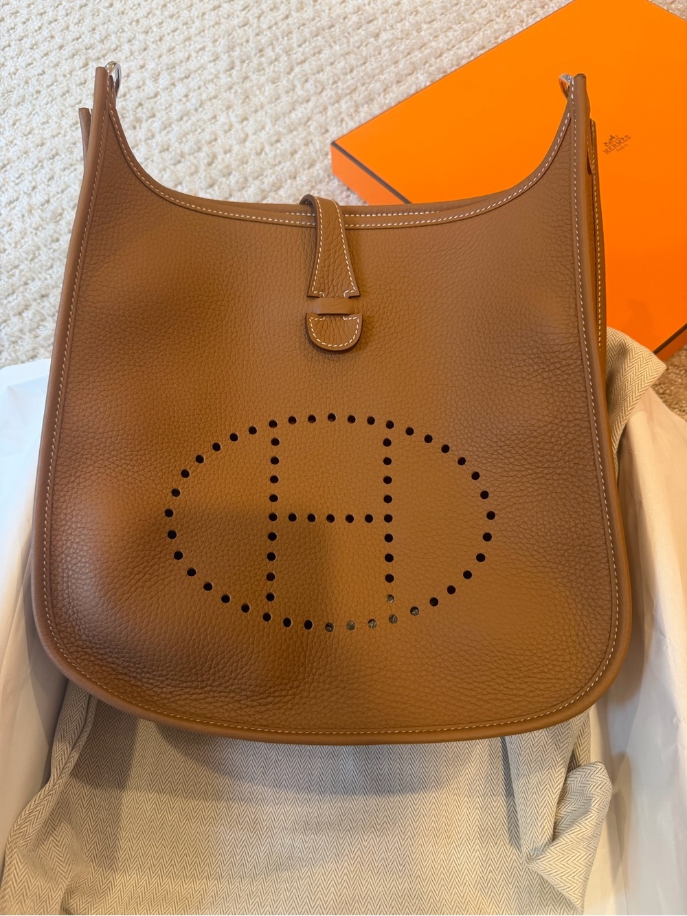 Hermès Evelyne III 29 Shoulder Bag in Gold Clemence Bull Calfskin Leather